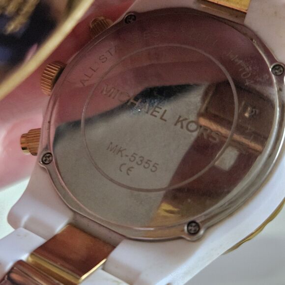 Michael Kors Womens Watch - crystal face with Gold Tone band. Model MK-5417 - Picture 9 of 15